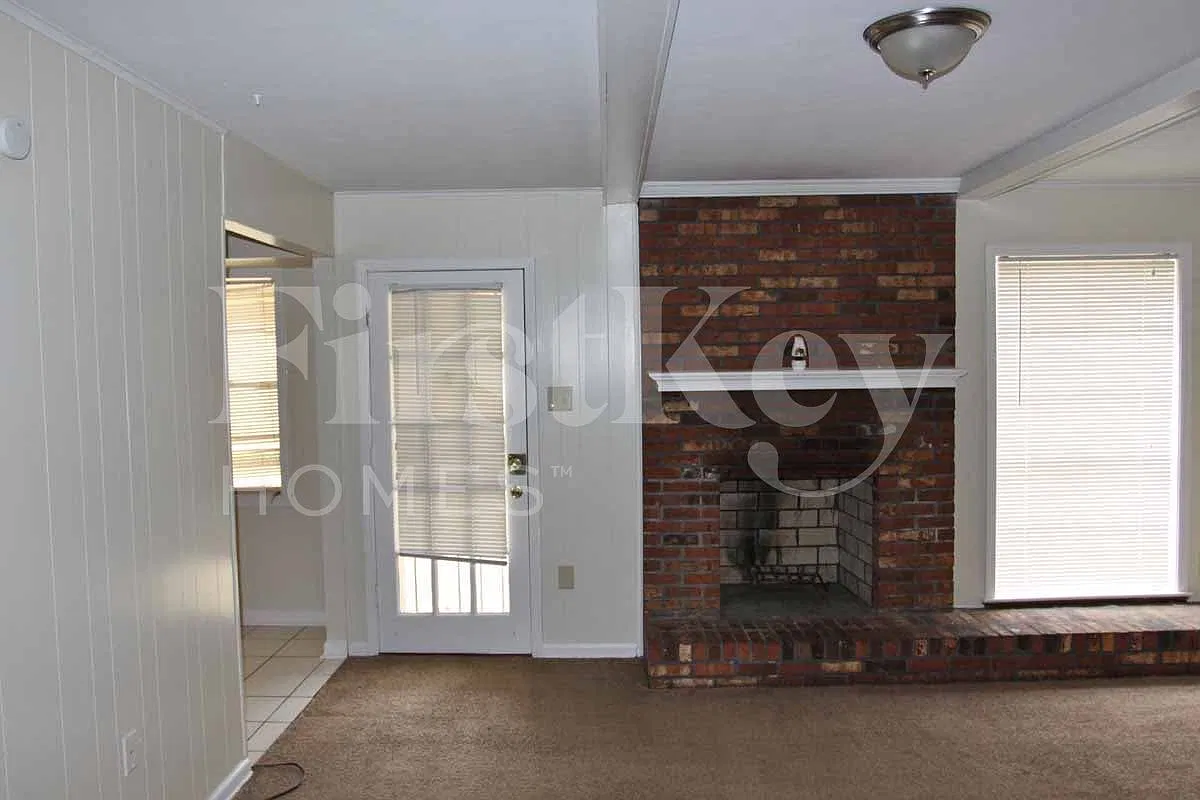 3 bed, 2.0 bath, 1500 sqft, $1,625 — Photo 4