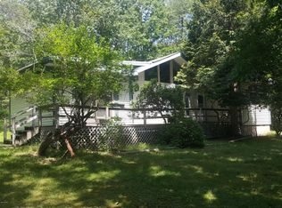 294 Forest Ridge Dr, Hawley, PA 18428