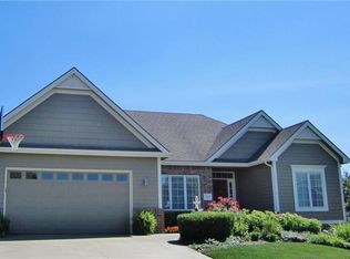 5217 Thorn Tree Ct, Lawrence, KS 66049