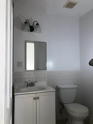 Rented by Irene Mihalios, LREB | media 1