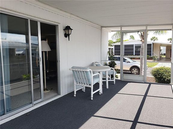 3rd image of 13 Del Prado Dr