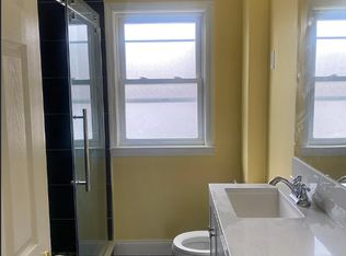 304 Billings Rd, Quincy, MA 02170