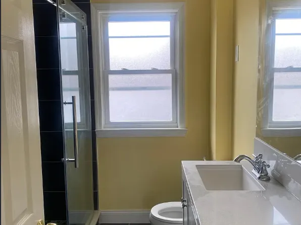 304 Billings Rd, Quincy, MA 02170