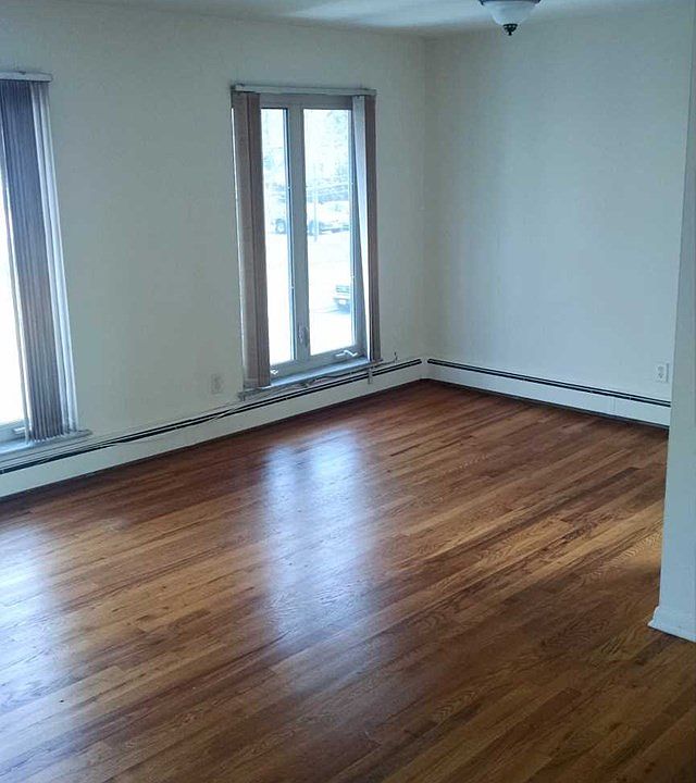 1st image of 422 Plateau Ave #1