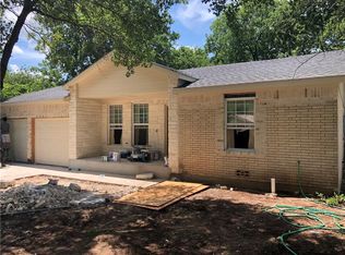 1106 Davis St, Cleburne, TX 76033