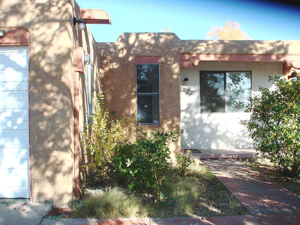 1st image of 2077 Placita De Vida
