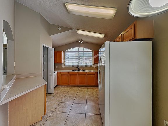3rd image of 14686 Lady Victoria Blvd