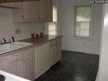 5th image of 965 E Archwood Ave