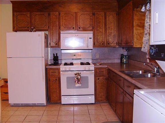 4th image of 317 Spruce Ct