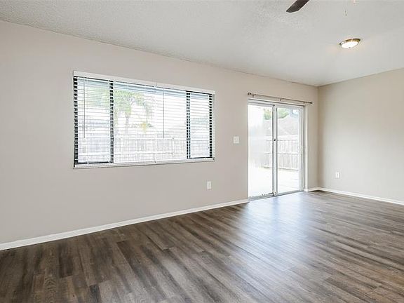 5th image of 512 Starstone Dr