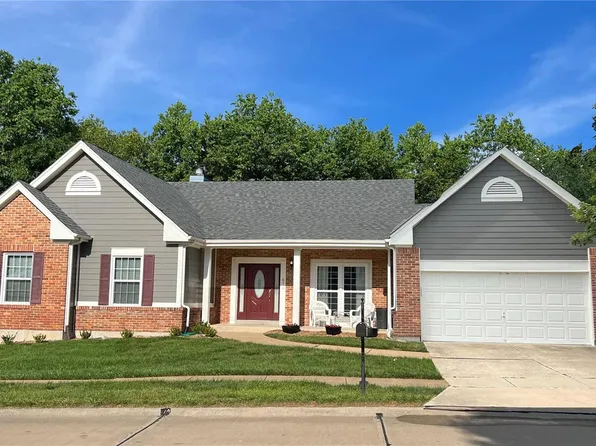 571 Arbor Meadow Dr, Ballwin, MO 63021