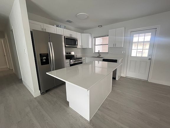 3rd image of 2834 Hertha Ave