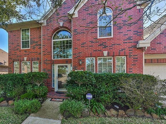 2nd image of 2601 Piney Woods Dr