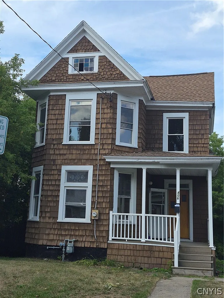 4 bed, 1.0 bath, 1612 sqft, $1,875 — Photo 1