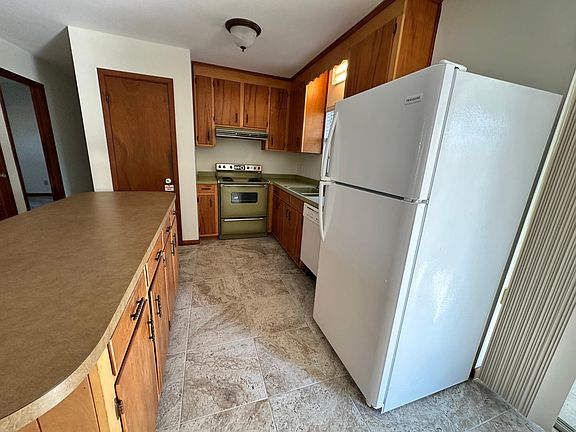 5th image of 241 Bel Aire Dr