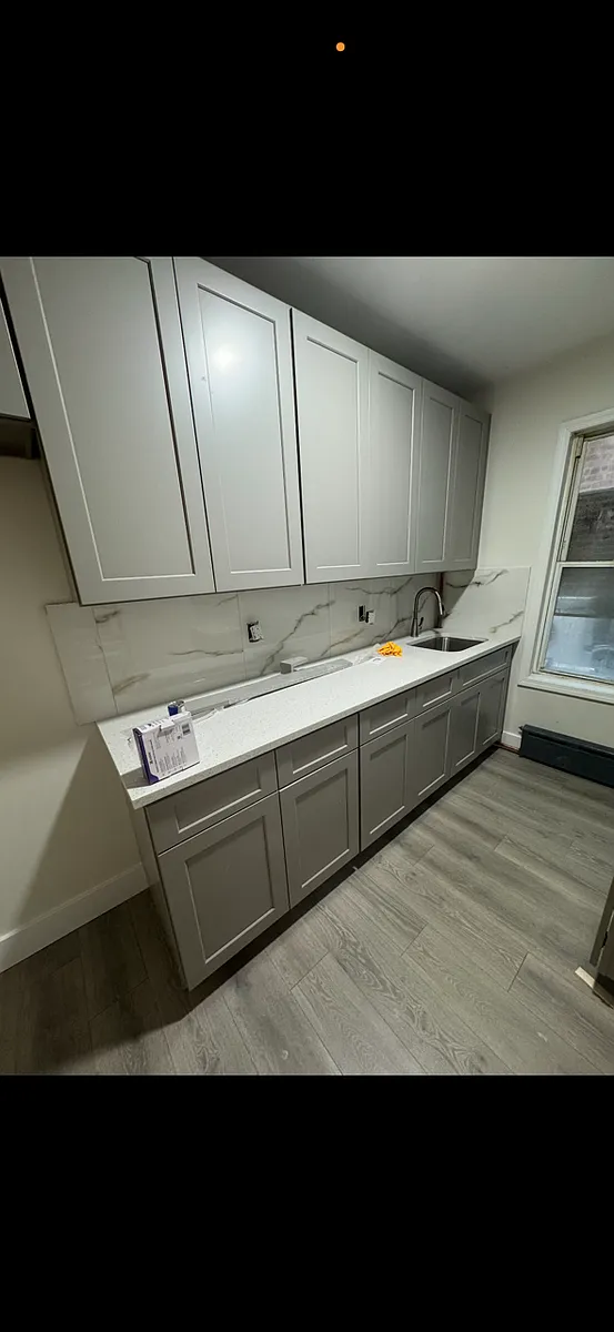Building Photo - 145 Burhans Ave #6