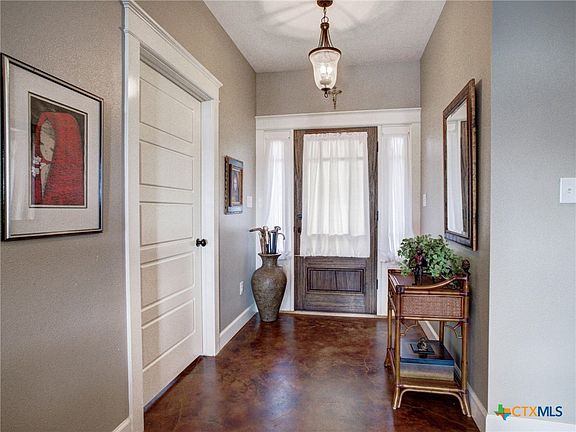 5th image of 205 S Avenue D