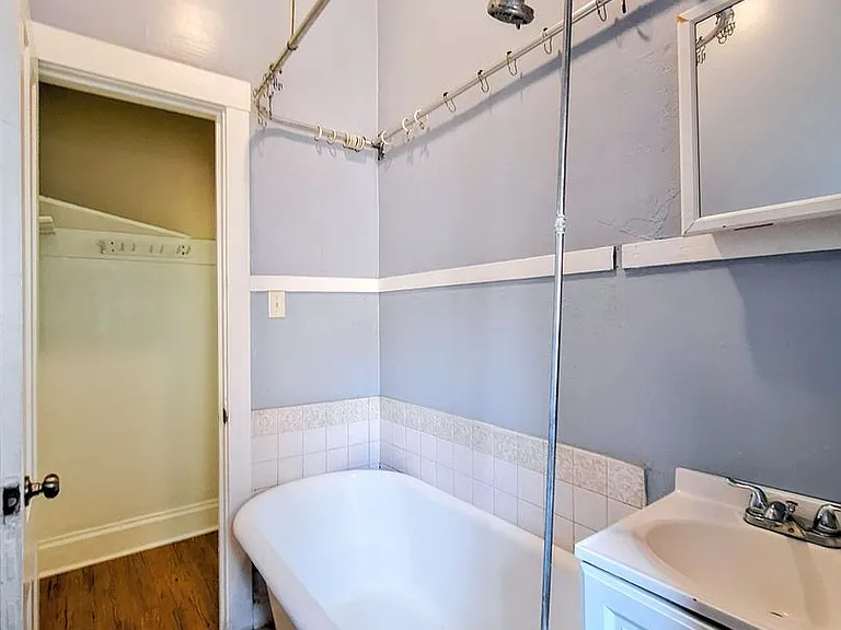 30 S 8th St #5 — Photo 12