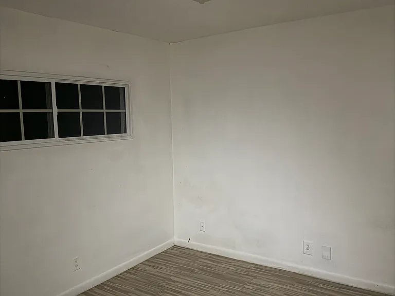 1061 Laurel Ln NW #B — Photo 5