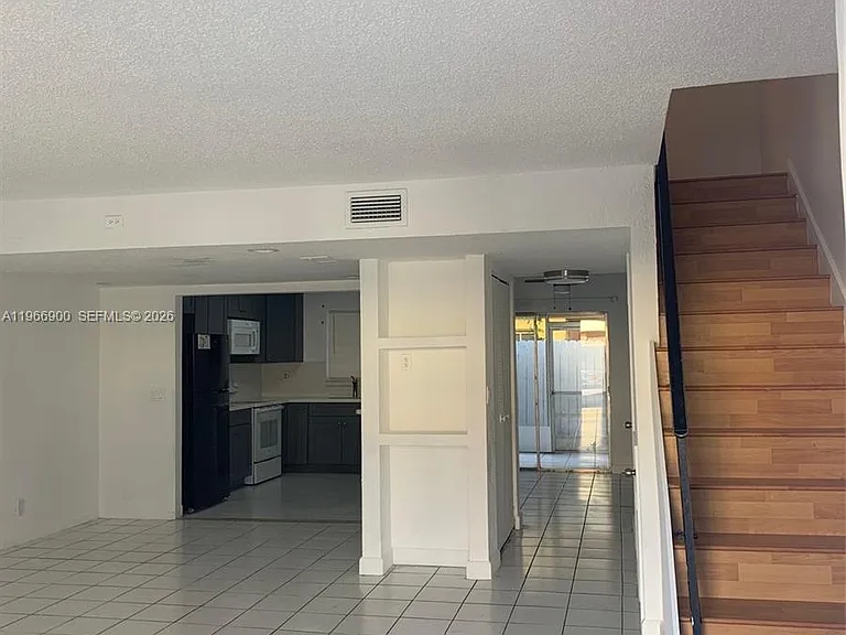 6520 SW 41st St #6520 — Photo 4