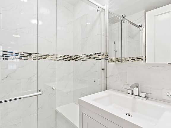 4th image of 314 41st St #407A