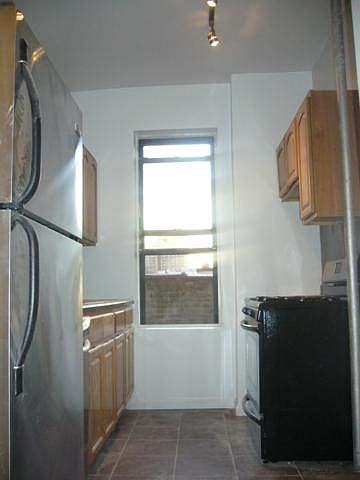 2nd image of 1087 Carroll St APT A7