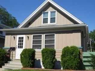 576 S Oak Park Ct, Milwaukee, WI 53214