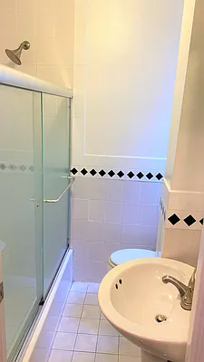 Sold by Fernando Branco Realty LLC | media 9