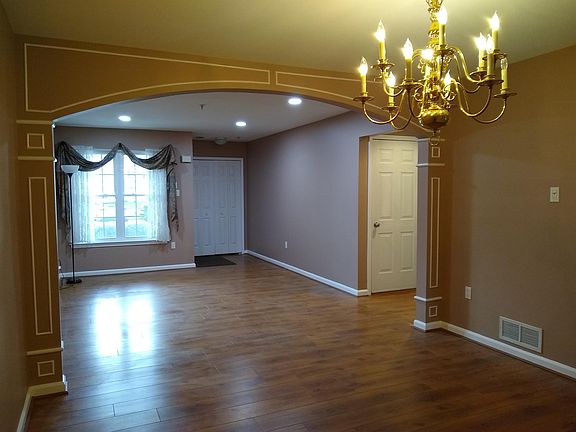 Living Area (open floor plan)