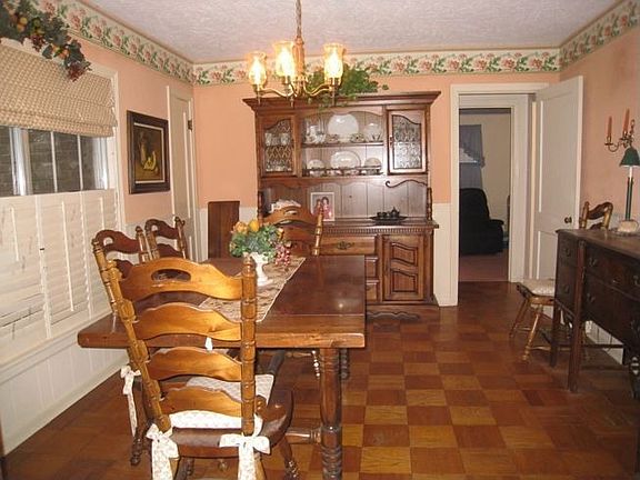 5th image of 1807 Orchid St