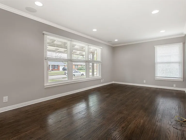 570 Bondstone Dr — Photo 6