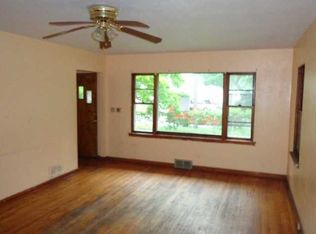 809 New York St, Waukegan, IL 60085