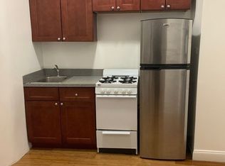 924 3rd Ave APT 2B, New York, NY 10022
