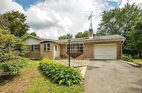 1st image of 760 Carney Rd