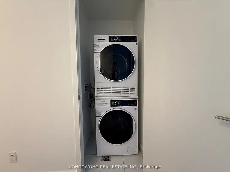 180 Front St E #903 — Photo 9