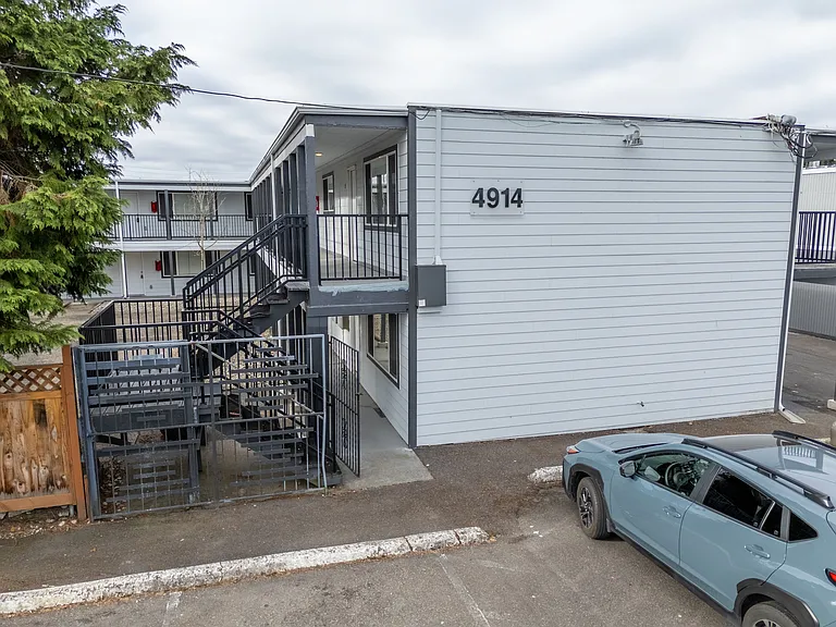 Melody Apartments — Photo 8