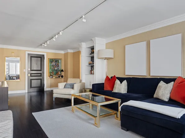 196 East 75th Street image 2 of 9