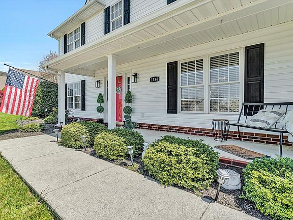 4th image of 1334 Johnsbury Ct NE
