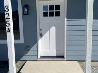 325 W 1st Ave #A, Riddle, OR 97469