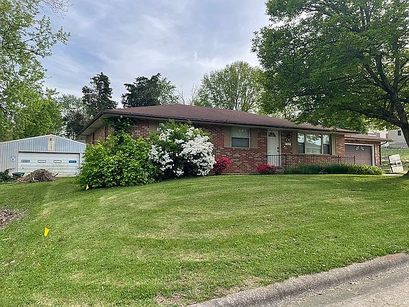 2nd image of 621 Luetje St