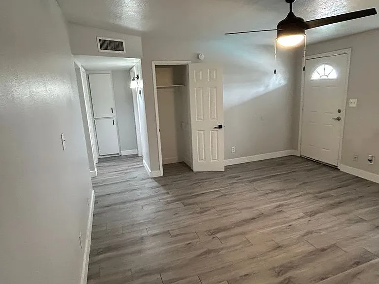 MOVE IN SPECIAL! $0 DEPOSIT OAC — Photo 19