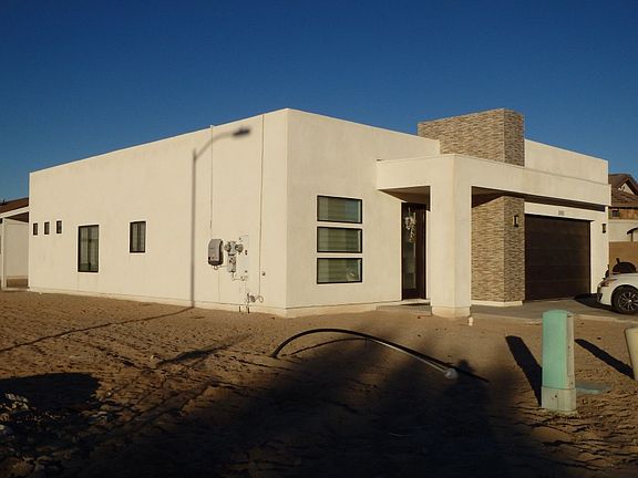 3rd image of 1042 E San Luis Ln