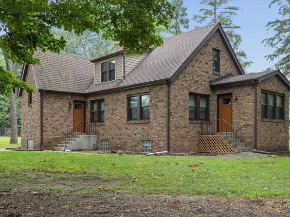 9048 Maple Ave, Burr Ridge, IL 60527