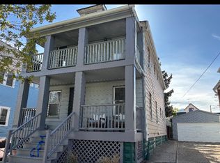 2038 Robin St #UP, Lakewood, OH 44107