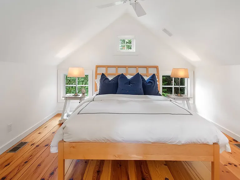 703 Flying Point Rd — Photo 29