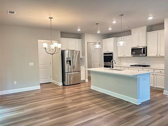 5th image of 5800 Arbor Green Cir