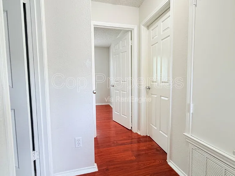 6321 Waddesdon Wood — Photo 14
