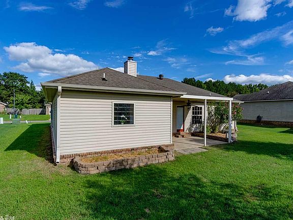 4th image of 26 Willow Lake Dr