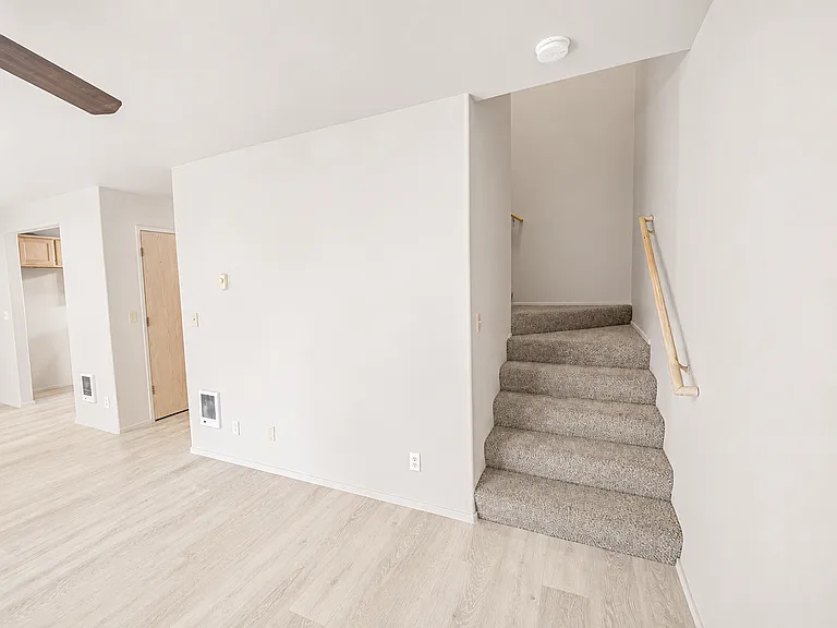 2950 NE Nikki Ct #D — Photo 11