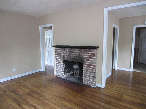 2nd image of 1003 Langdale Dr